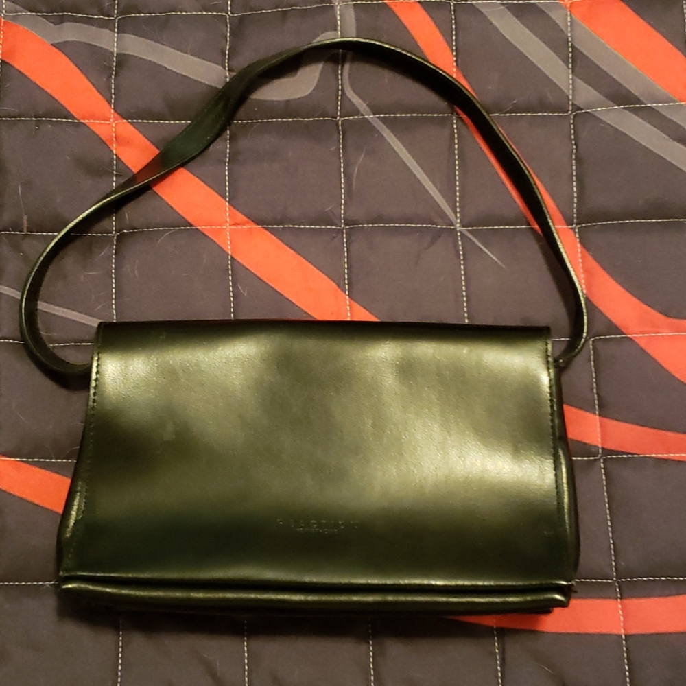 Kenneth Cole Reaction small leather shoulder purse